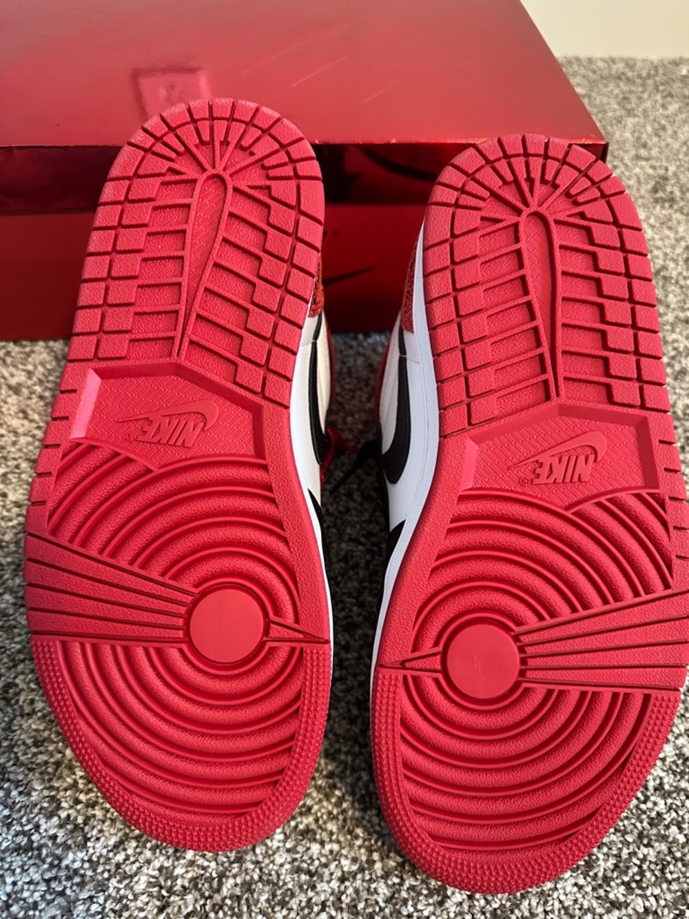 Women’s Air Jordan 1 Retro Hi OH - Picture 7 of 7